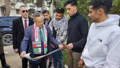 كمال بداري الطلبة الفلسطينيون