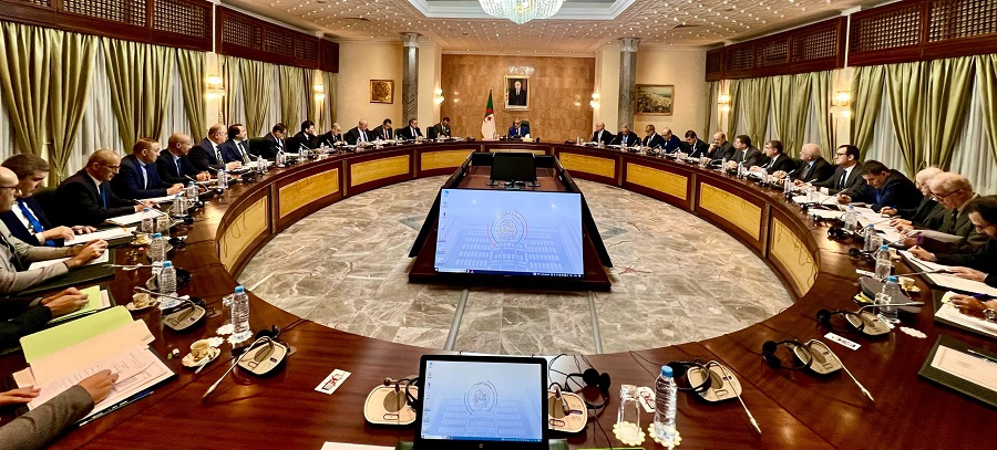 الوزير الأول يترأس اجتماعا للمجلس الوطني الاستشاري لترقية الصادرات