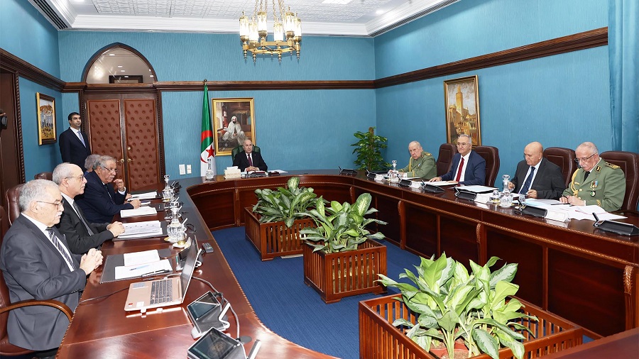 رئيس الجمهورية يترأس اجتماعا تقييميا للوكالة الفضائية الجزائرية