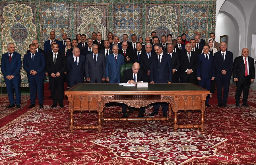 تبون يوقع قانون المالية 2025