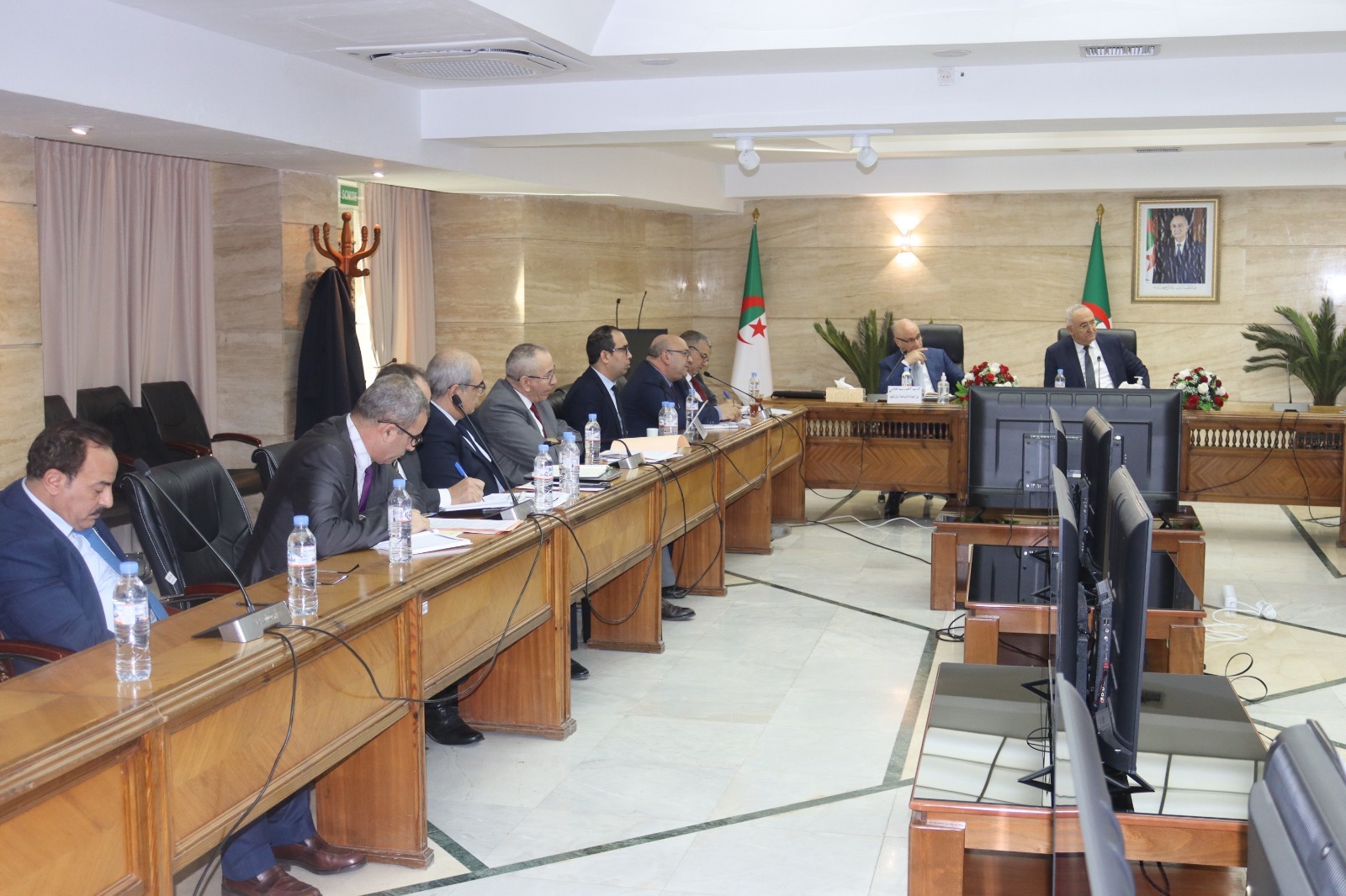 وزير التجارة المالية