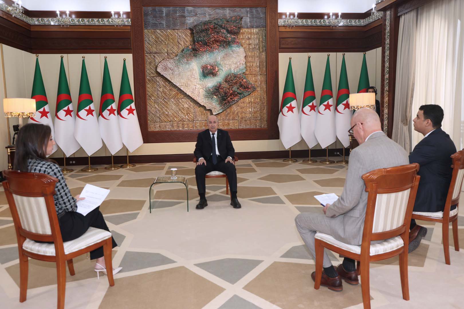 رئيس الجمهورية عبد المجيد تبون اللقاء الإعلامي الدوري