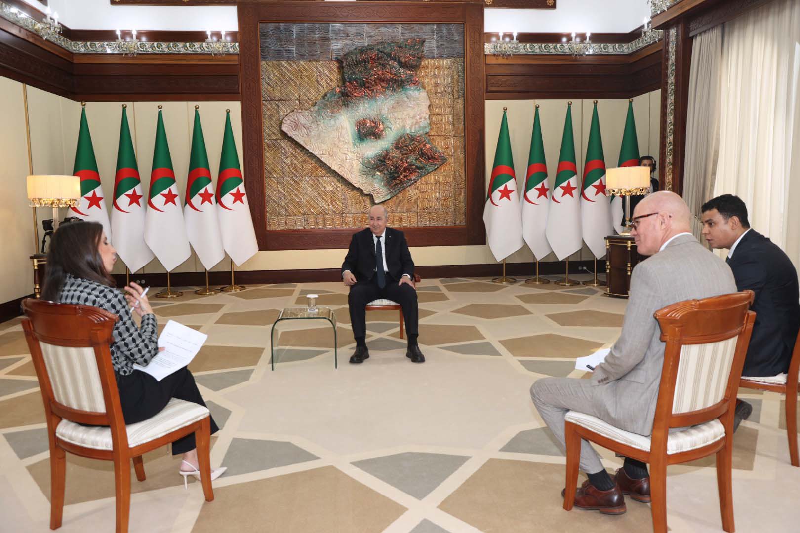 رئيس الجمهورية عبد المجيد تبون اللقاء الإعلامي الدوري