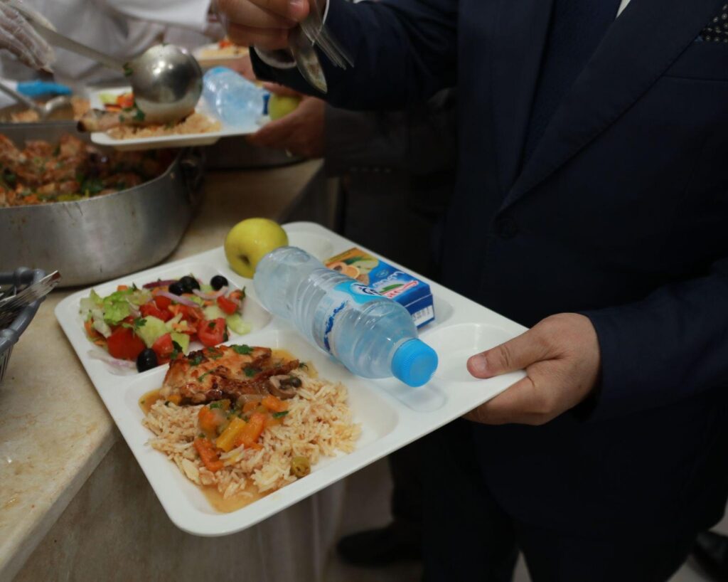 وزير التعليم العالي والبحث العلمي كمال بداري مطعم جامعي