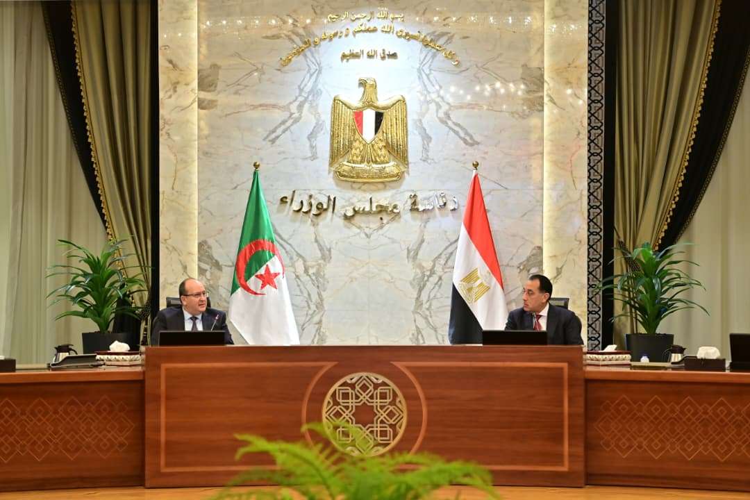 الوزير الأول الجزائر مصر
