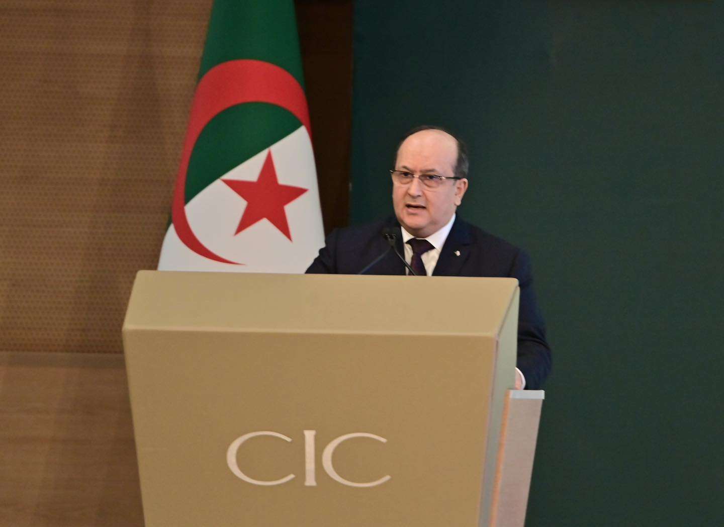 الوزير الأول سيفي غريب