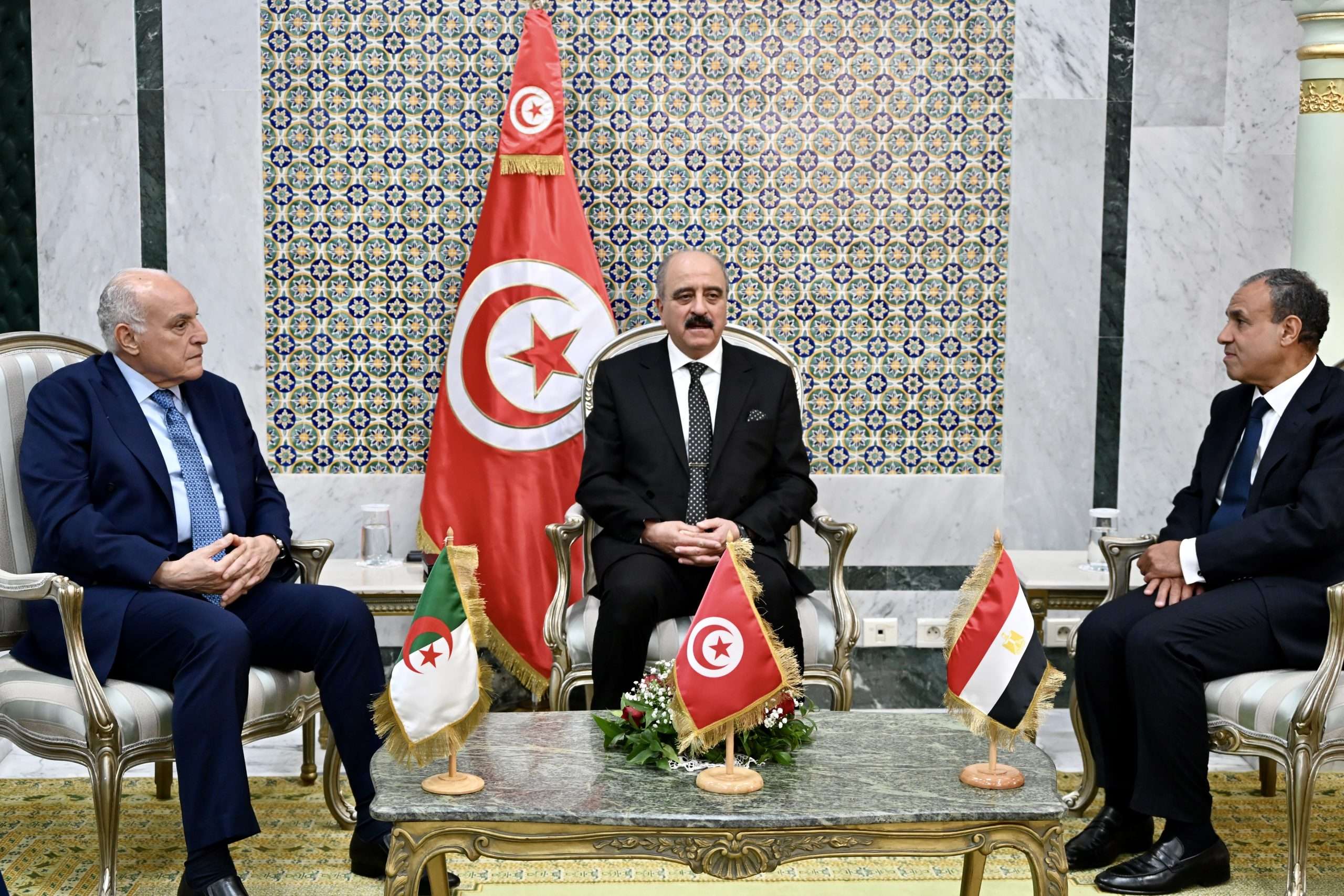 وزير الخارجية أحمد عطاف الآلية الثلاثية ليبيا