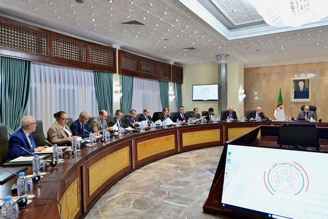 الوزير الأول يترأس اجتماع المجلس الأعلى لضبط الواردات