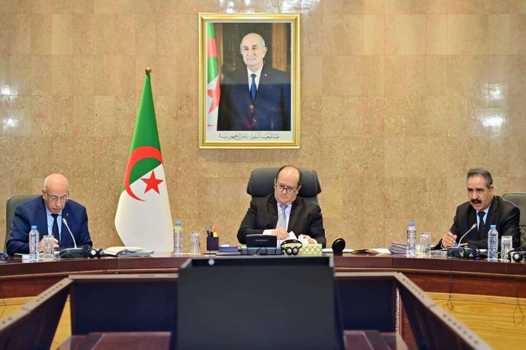 الوزير الأول سيفي غريب اجتماع الحكومة