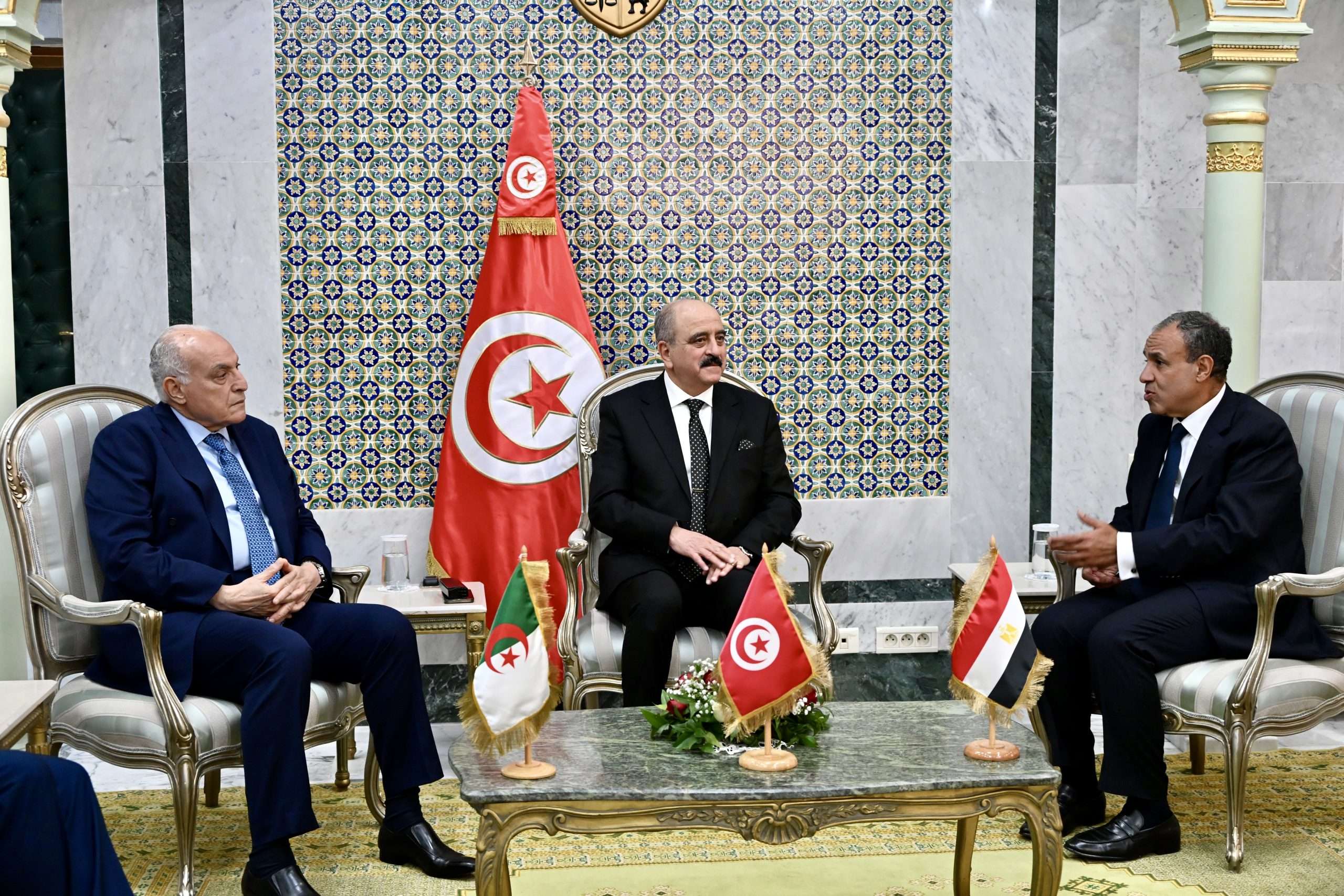 وزير الخارجية أحمد عطاف الآلية الثلاثية ليبيا