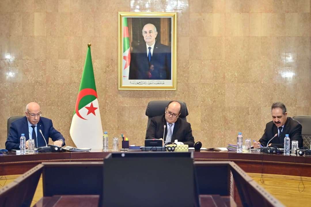 الوزير الأول سيفي غريب اجتماع الحكومة