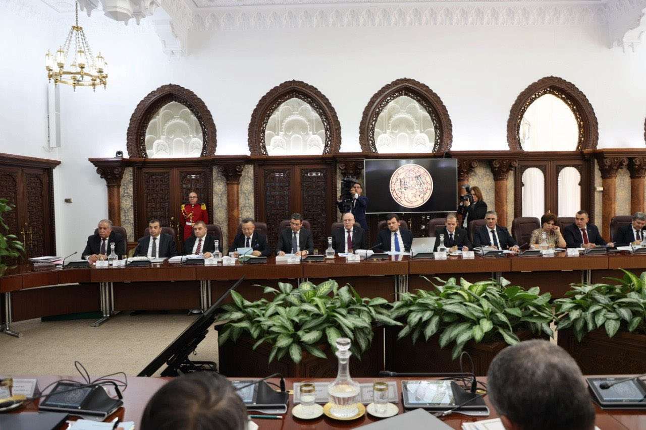 رئيس الجمهورية مجلس الوزراء