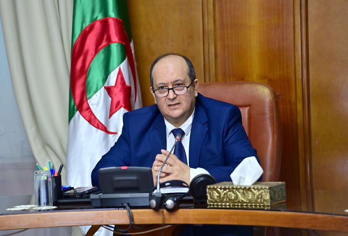 الوزير الأول سيفي غريب