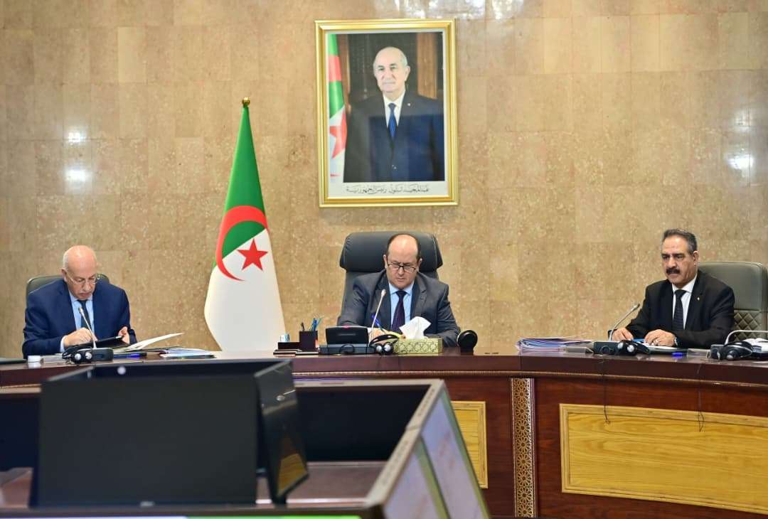 الوزير الأول سيفي غريب اجتماع الحكومة
