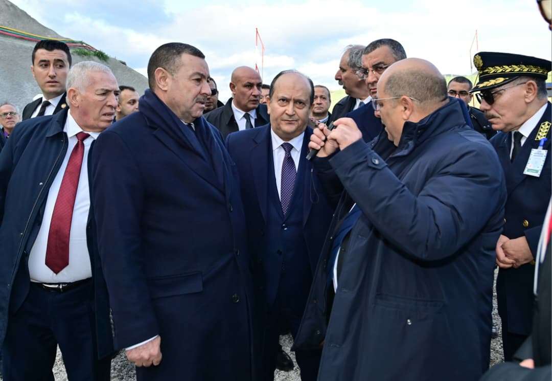 الوزير الأول يتفقد مشروع تطوير الخط المنجمي الشرقي