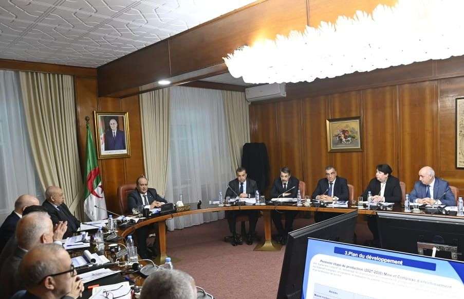 الوزير الأول يترأس اجتماع المجلس الوزاري