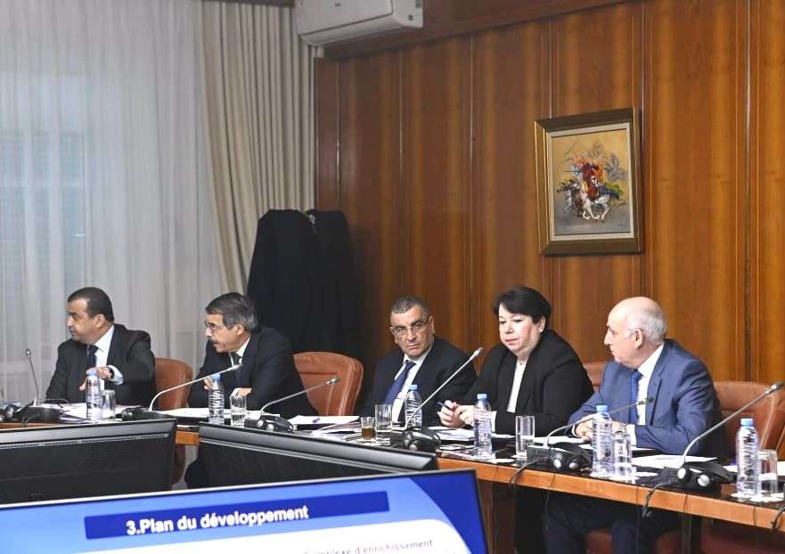 الوزير الأول يترأس اجتماع المجلس الوزاري