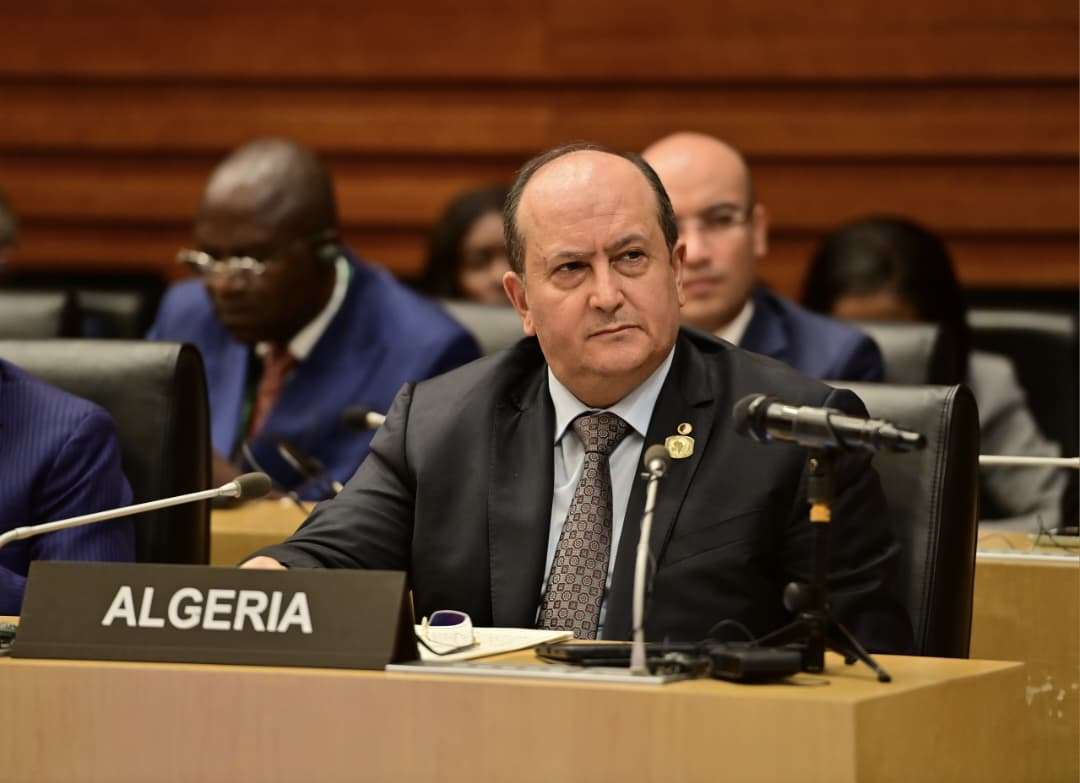 الوزير الأول سيفي غريب