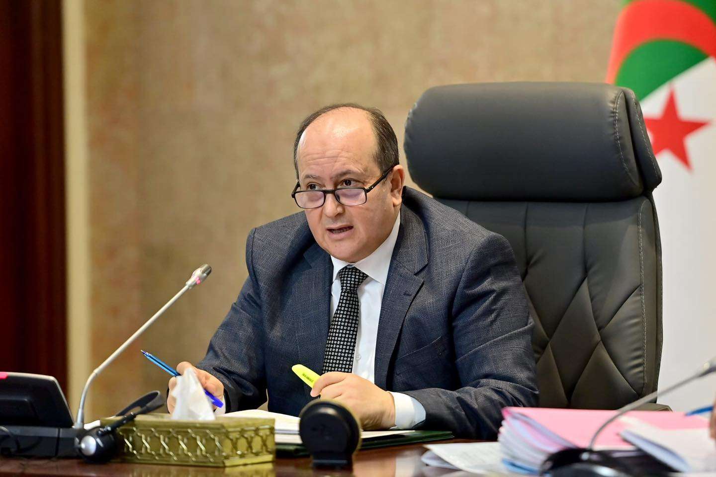 الوزير الأول سيفي غريب