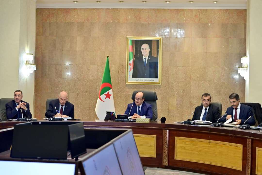 الوزير الأول سيفي غريب اجتماع الحكومة