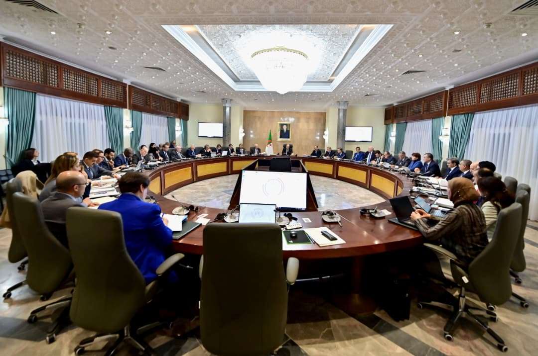 الوزير الأول سيفي غريب اجتماع الحكومة