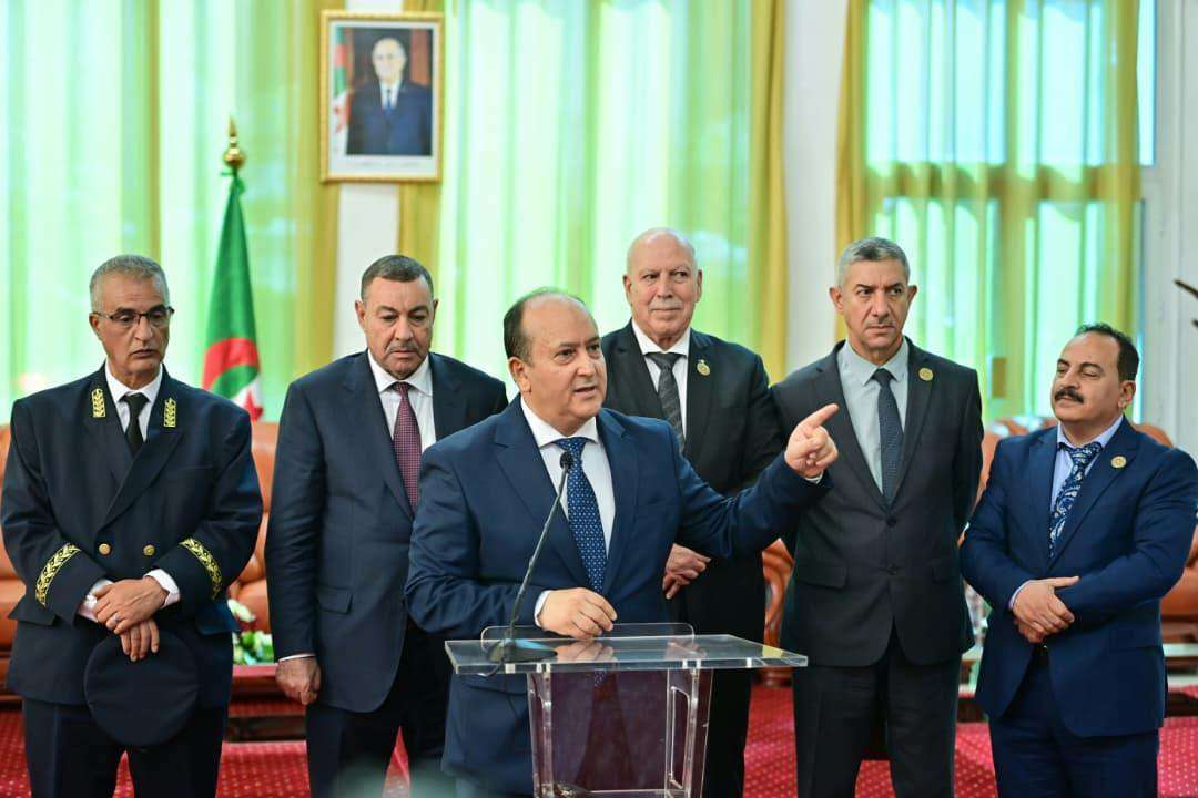 الوزير الأول سيفي غريب باتنة