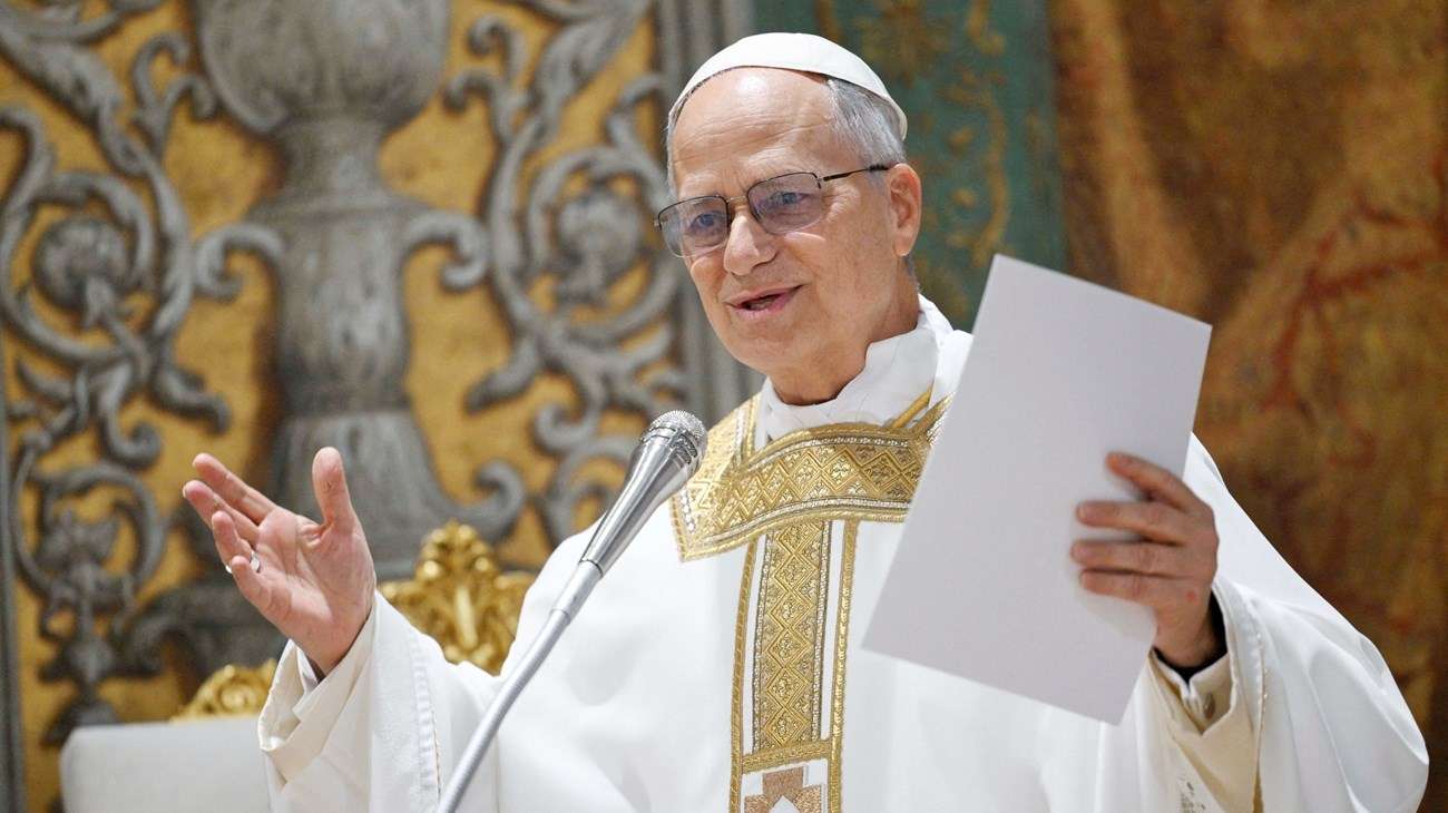 بابا الفاتيكان ليو الرابع عشر