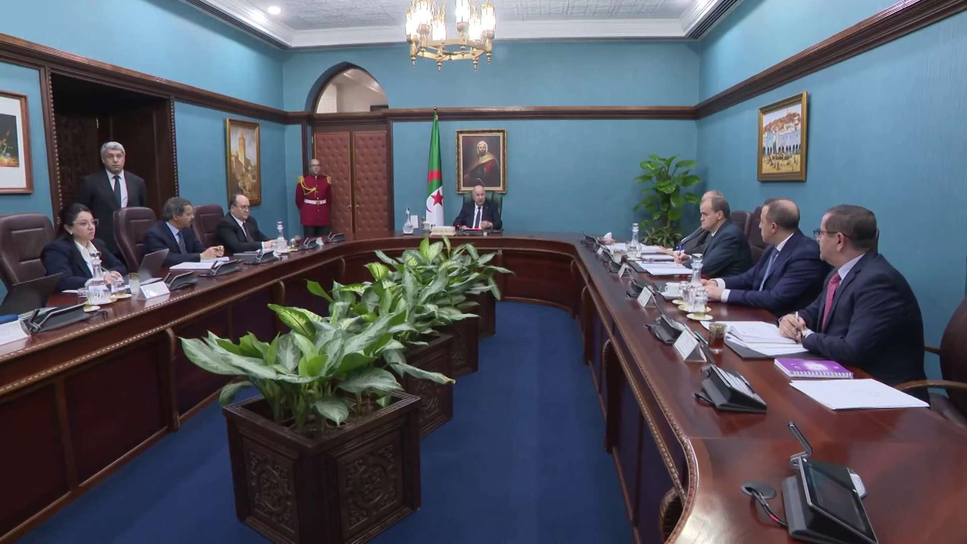 تبون اجتماع عمل التجارة الاستيراد