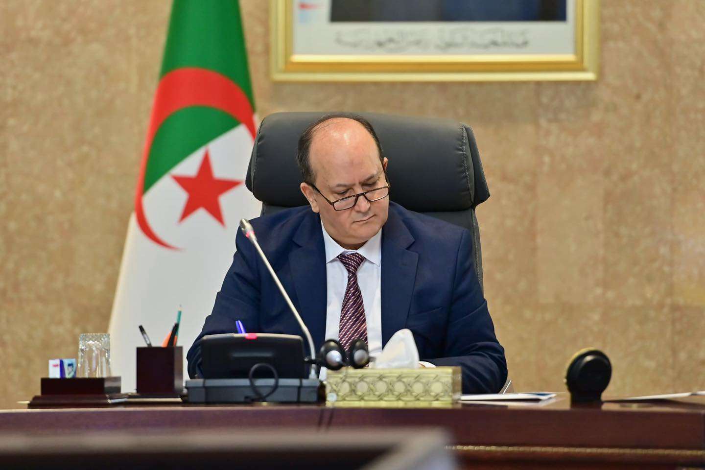 الوزير الأول سيفي غريب اجتماع الحكومة