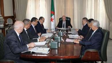 تبون اجتماع عمل