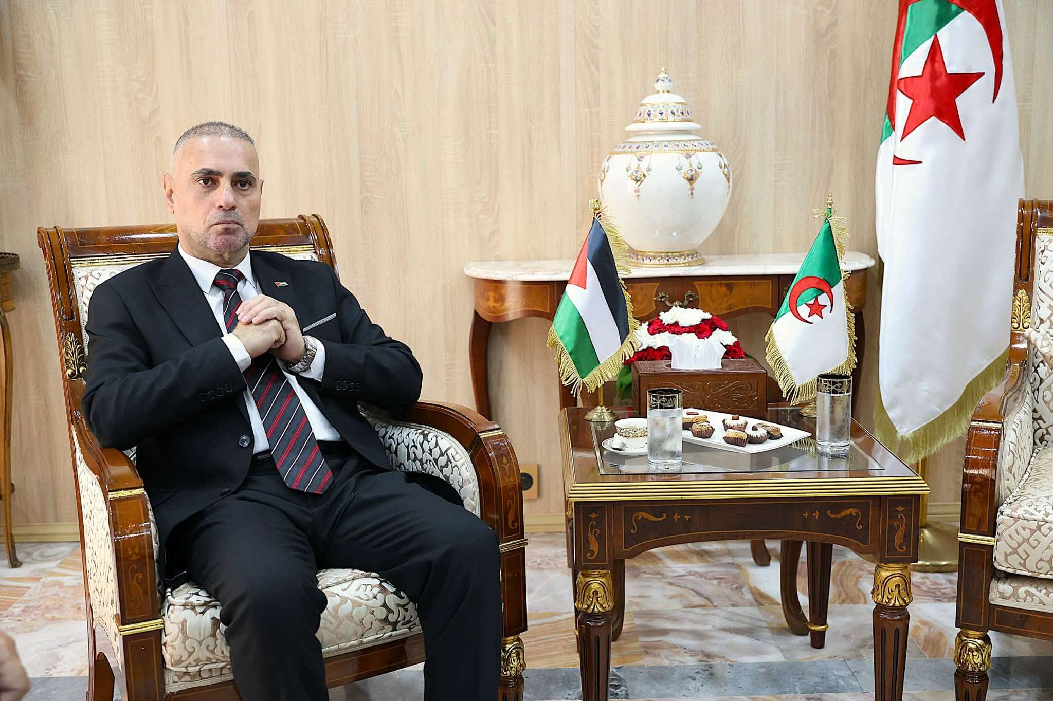 سفير فلسطين فايز أبو عيطة