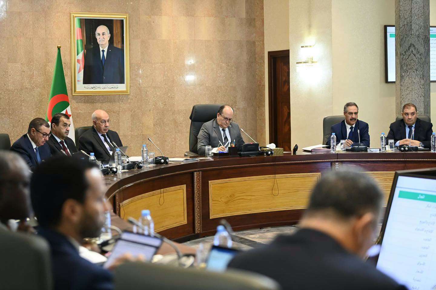 الوزير الأول سيفي غريب اجتماع الحكومة