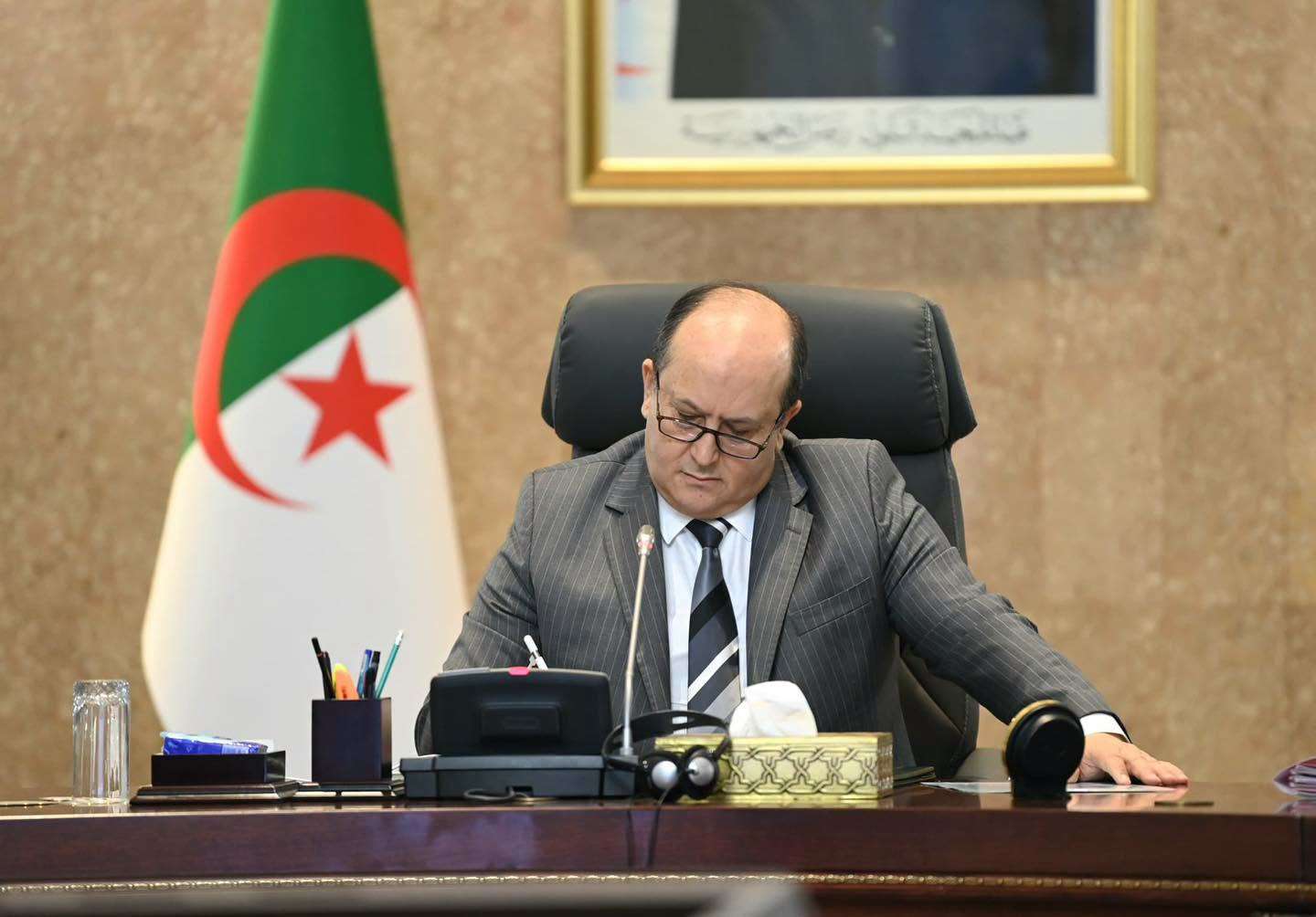 الوزير الأول سيفي غريب اجتماع الحكومة