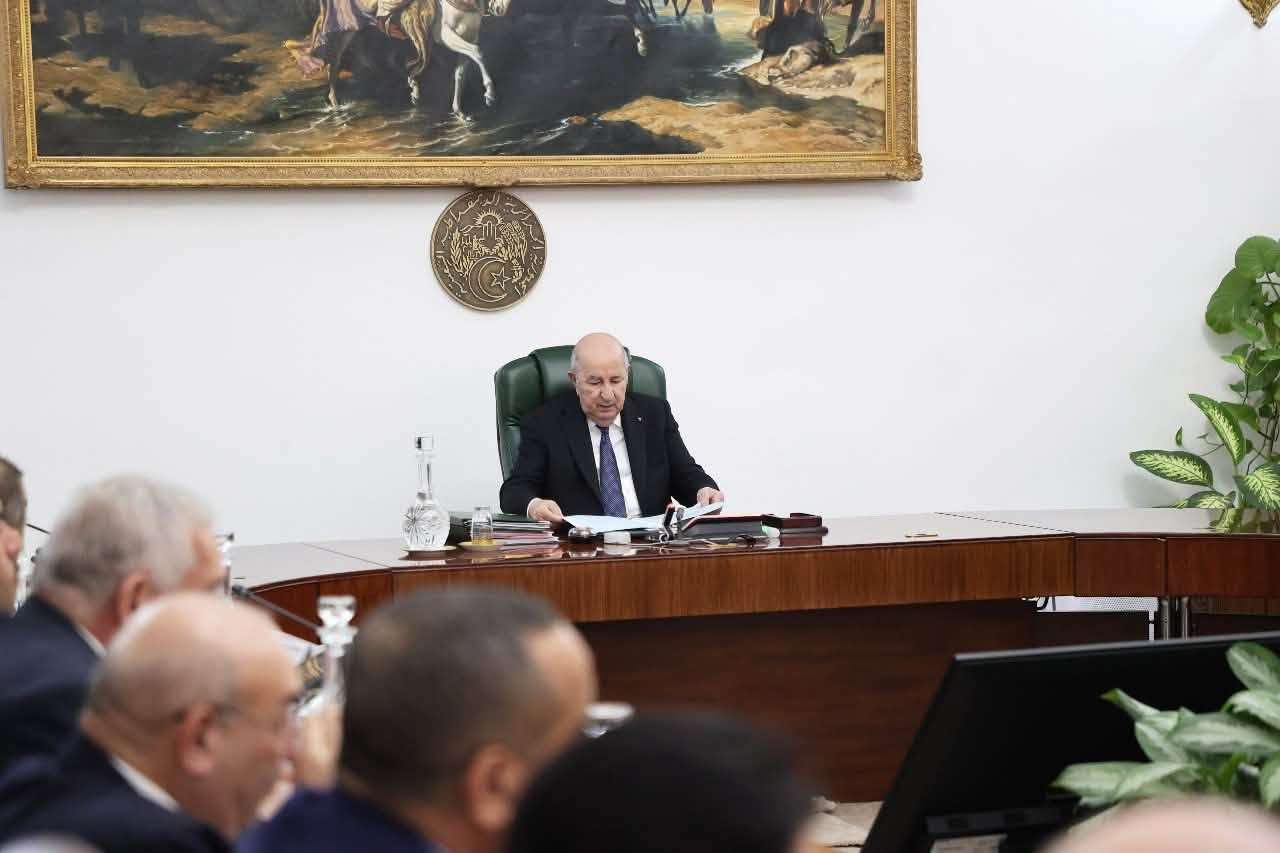 مجلس الوزراء رئيس الجمهورية عبد المجيد تبون
