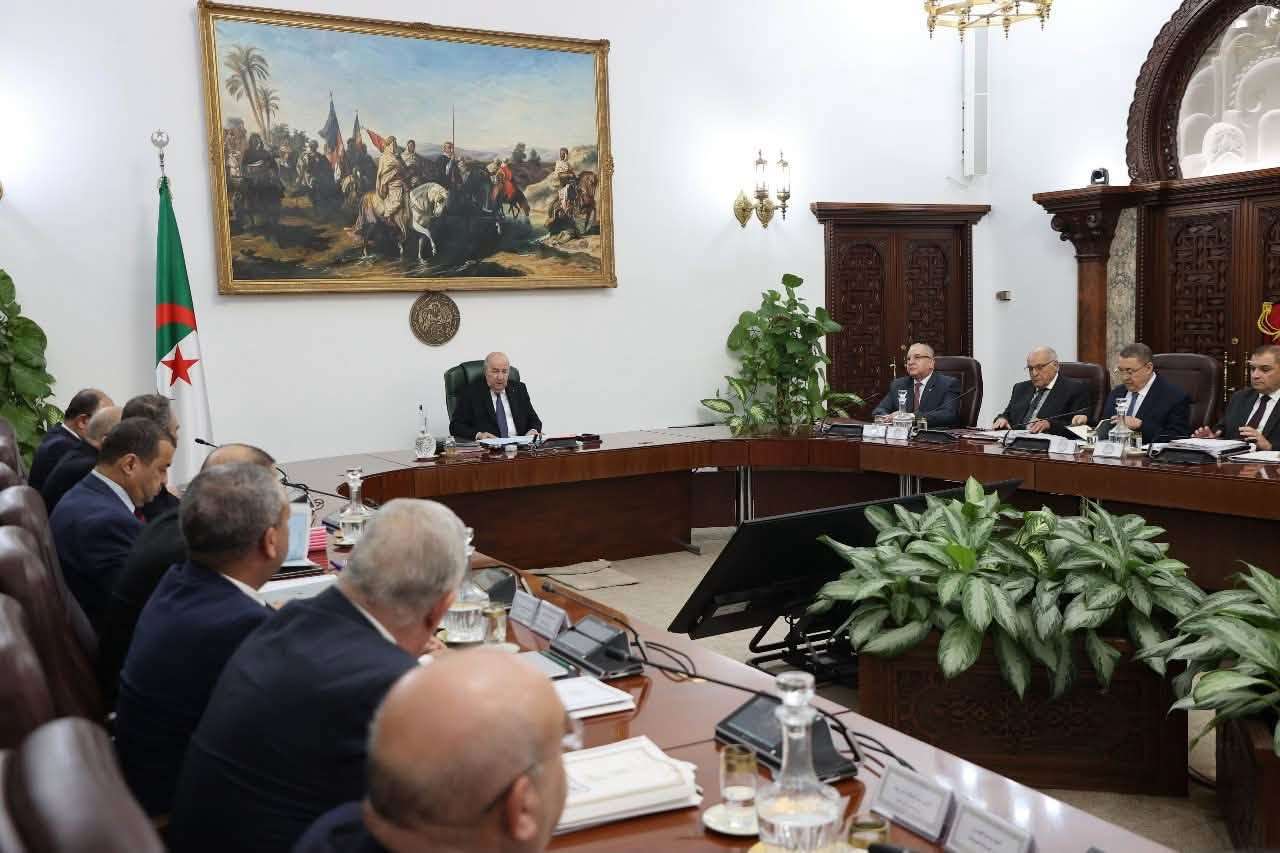 مجلس الوزراء رئيس الجمهورية عبد المجيد تبون