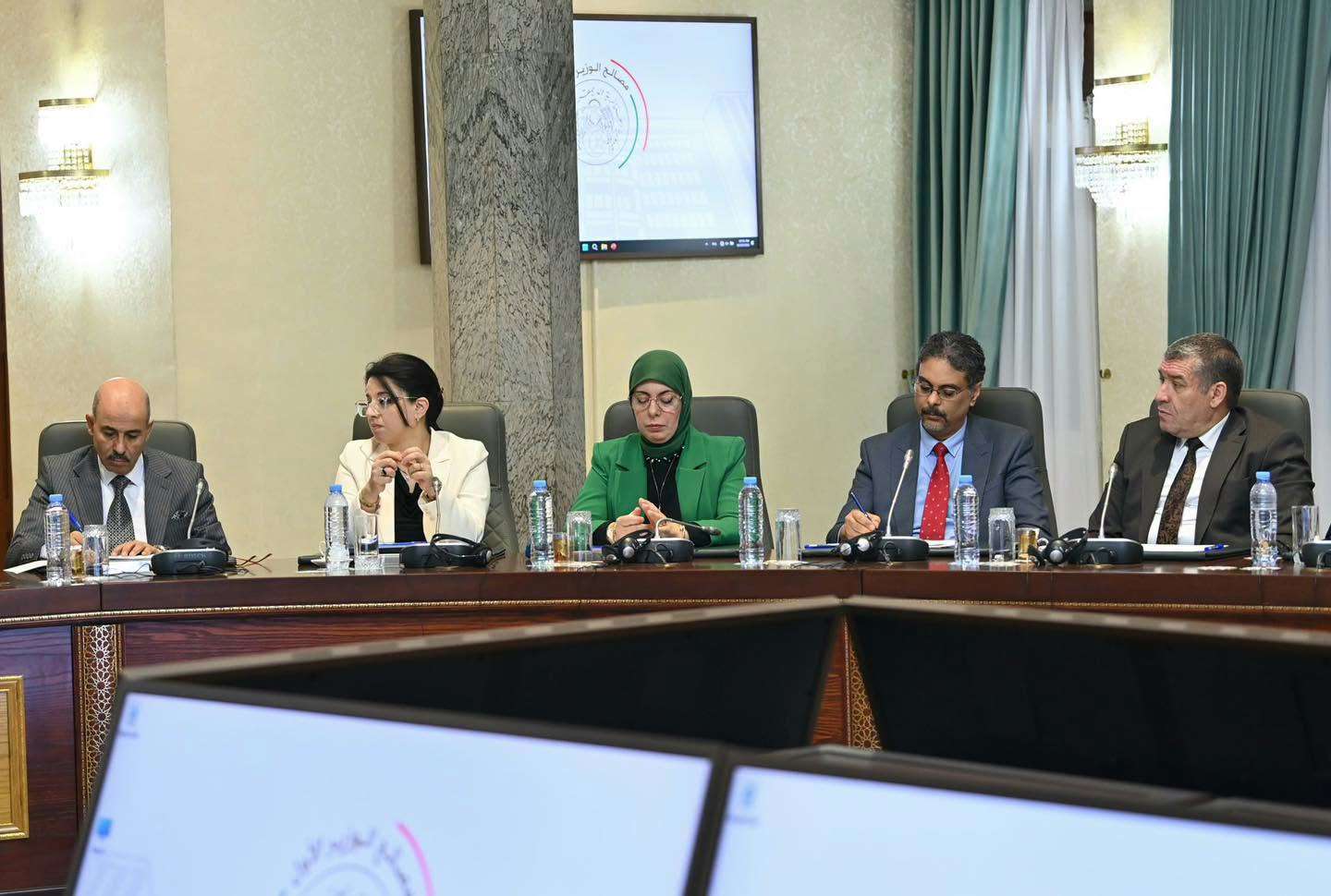 الوزير الأول سيفي غريب الأسعار
